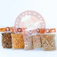 Aneka Kacang & Pilus