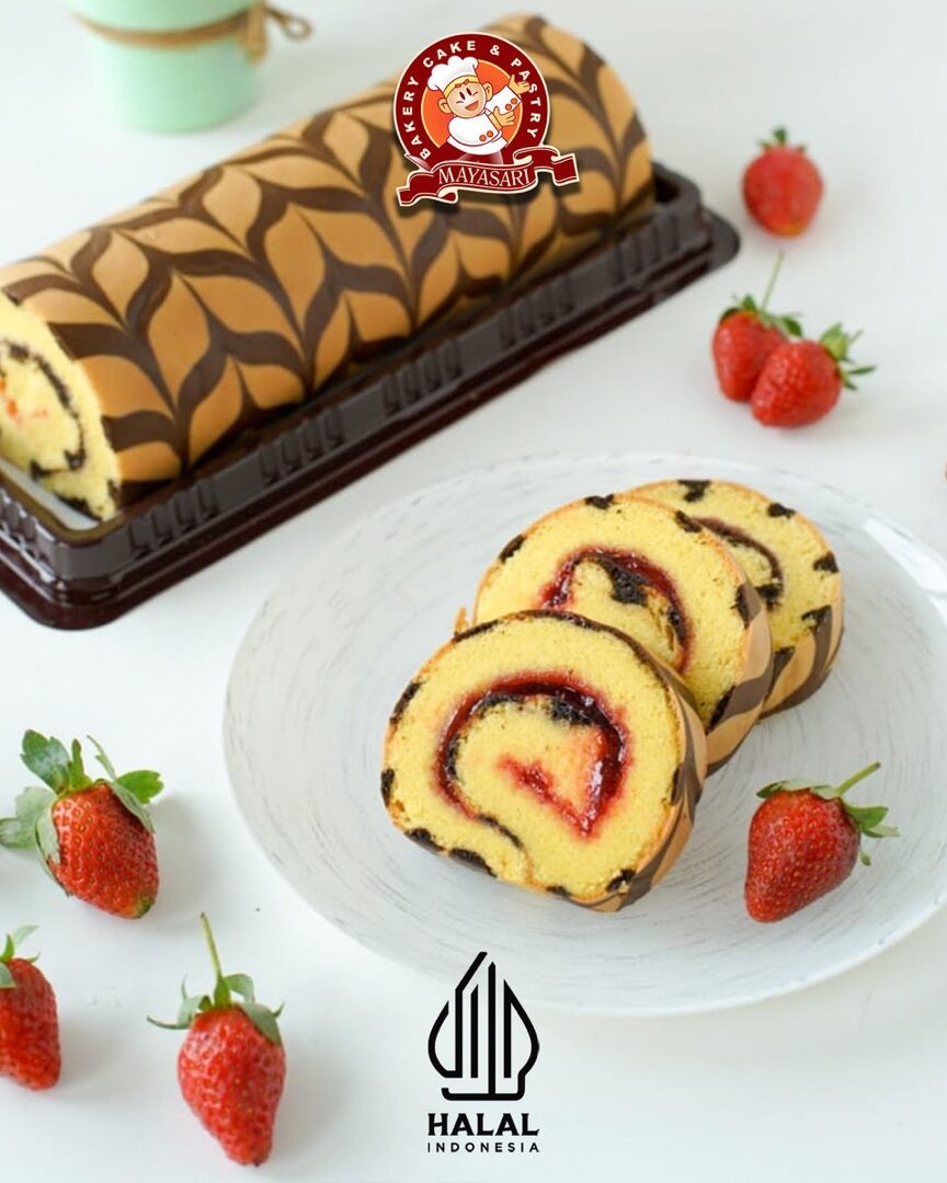 Bolu Gulung Strawberry